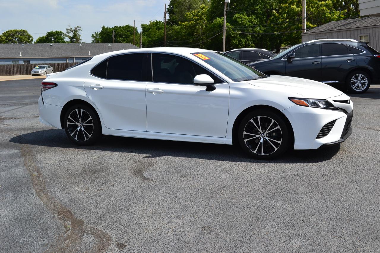 Toyota Camry SE 2018