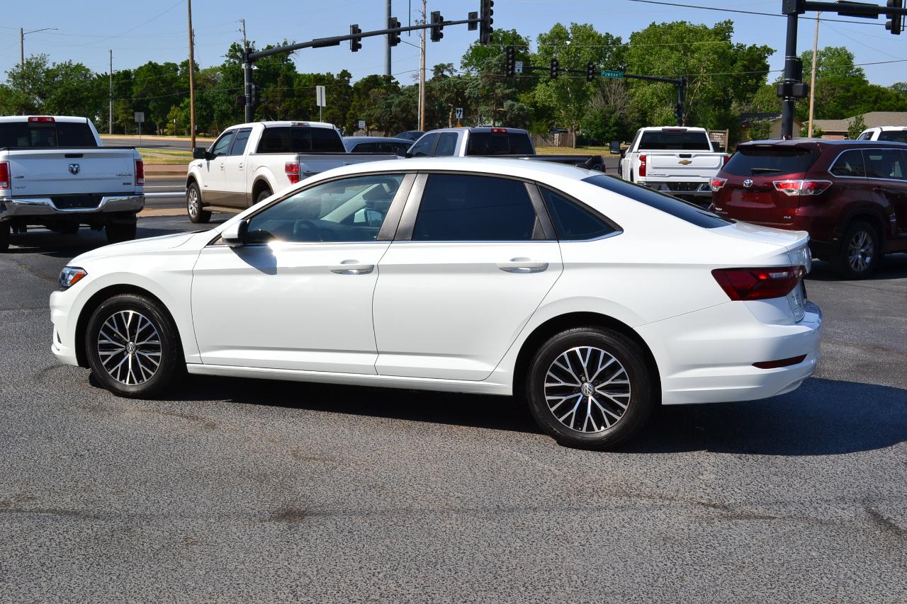 Volkswagen Jetta 1.4T S 6M 2021