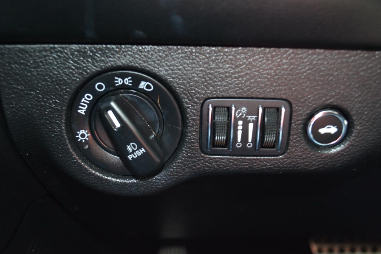 Dodge Challenger SXT 2023