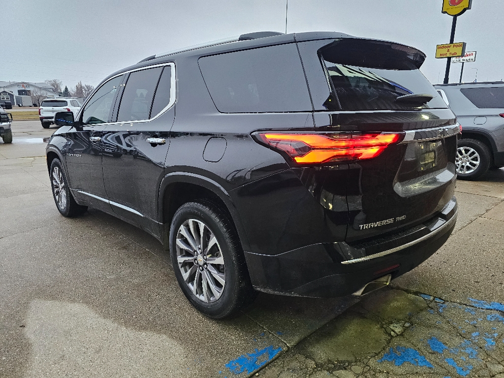 2023 Chevrolet Traverse Premier photo 2