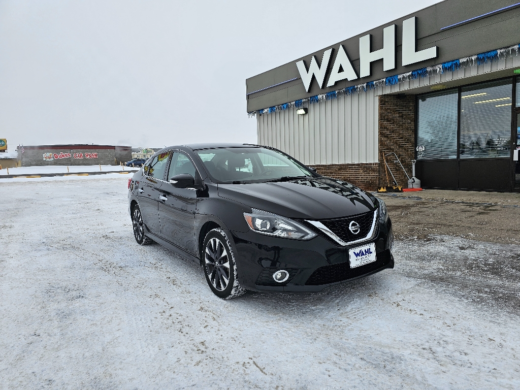 2017 Nissan Sentra SR's photo