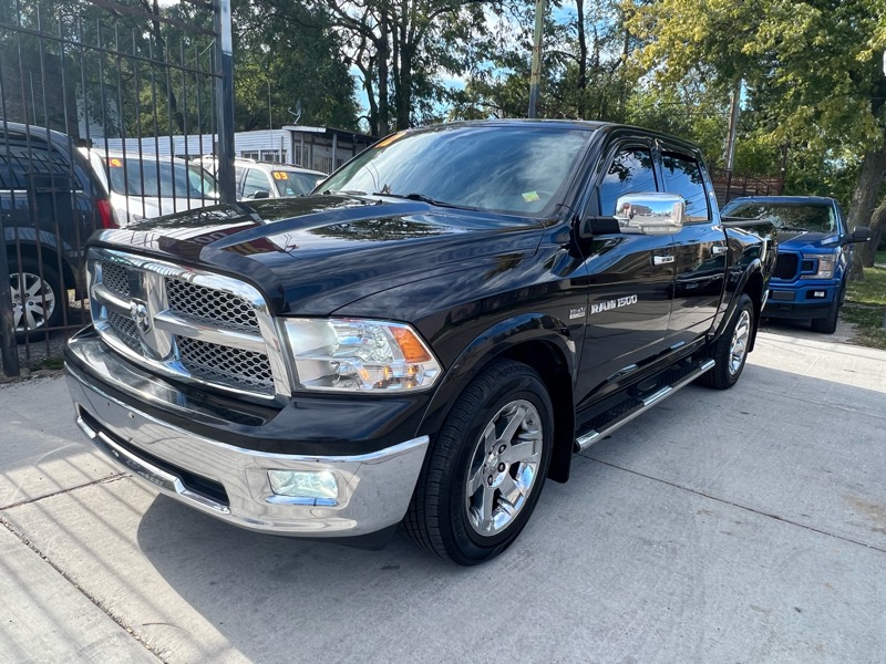 RAM 1500 Laramie Crew Cab 4WD 2012 RAM 1500 Laramie Crew Cab 4WD 2012