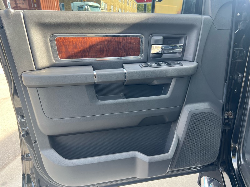 RAM 1500 Laramie Crew Cab 4WD 2012 RAM 1500 Laramie Crew Cab 4WD 2012