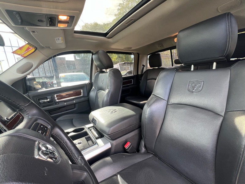 RAM 1500 Laramie Crew Cab 4WD 2012 RAM 1500 Laramie Crew Cab 4WD 2012