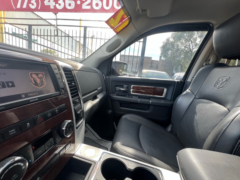 RAM 1500 Laramie Crew Cab 4WD 2012 RAM 1500 Laramie Crew Cab 4WD 2012