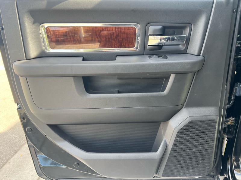 RAM 1500 Laramie Crew Cab 4WD 2012 RAM 1500 Laramie Crew Cab 4WD 2012