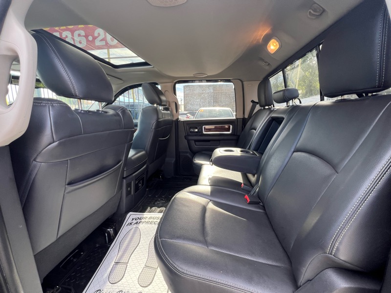 RAM 1500 Laramie Crew Cab 4WD 2012 RAM 1500 Laramie Crew Cab 4WD 2012