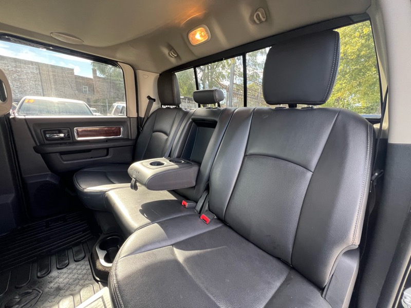 RAM 1500 Laramie Crew Cab 4WD 2012 RAM 1500 Laramie Crew Cab 4WD 2012