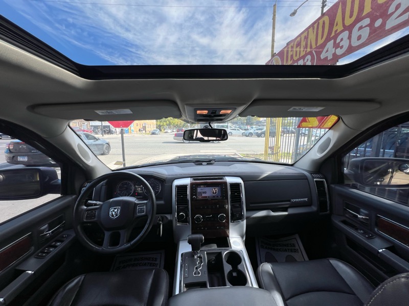 RAM 1500 Laramie Crew Cab 4WD 2012 RAM 1500 Laramie Crew Cab 4WD 2012