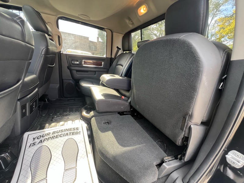 RAM 1500 Laramie Crew Cab 4WD 2012 RAM 1500 Laramie Crew Cab 4WD 2012