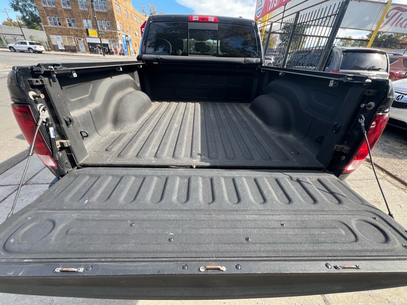 RAM 1500 Laramie Crew Cab 4WD 2012 RAM 1500 Laramie Crew Cab 4WD 2012