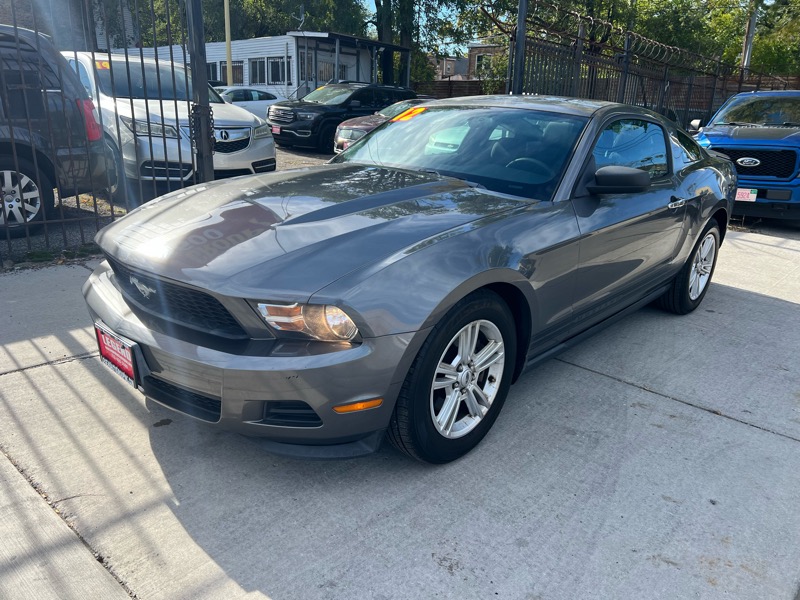 Ford Mustang V6 Coupe 2012 Ford Mustang V6 Coupe 2012