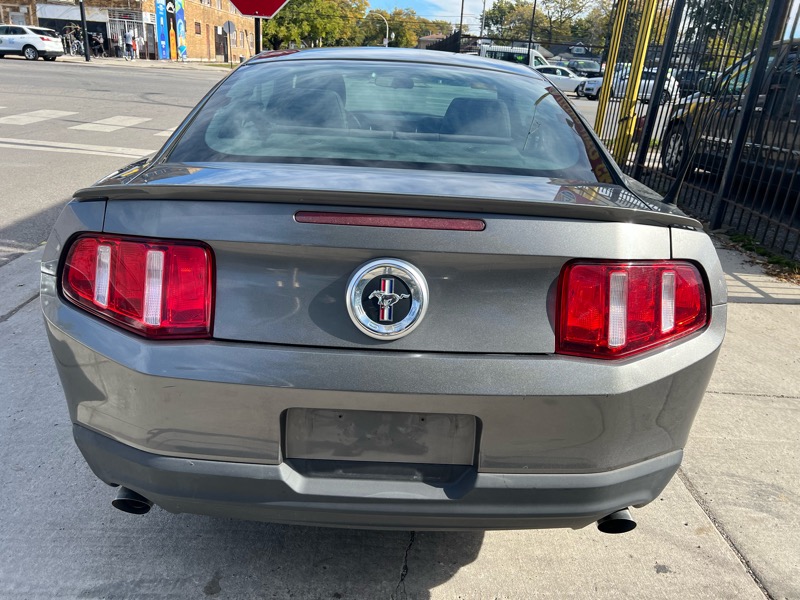 Ford Mustang V6 Coupe 2012 Ford Mustang V6 Coupe 2012