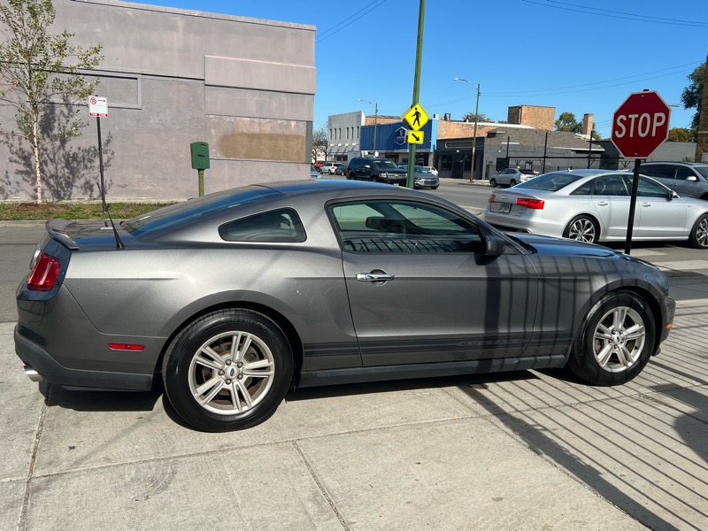 Ford Mustang V6 Coupe 2012 Ford Mustang V6 Coupe 2012