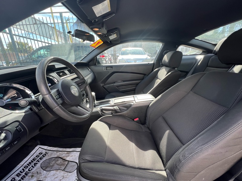Ford Mustang V6 Coupe 2012 Ford Mustang V6 Coupe 2012