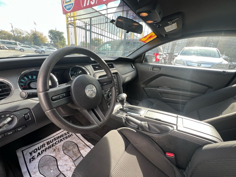 Ford Mustang V6 Coupe 2012 Ford Mustang V6 Coupe 2012