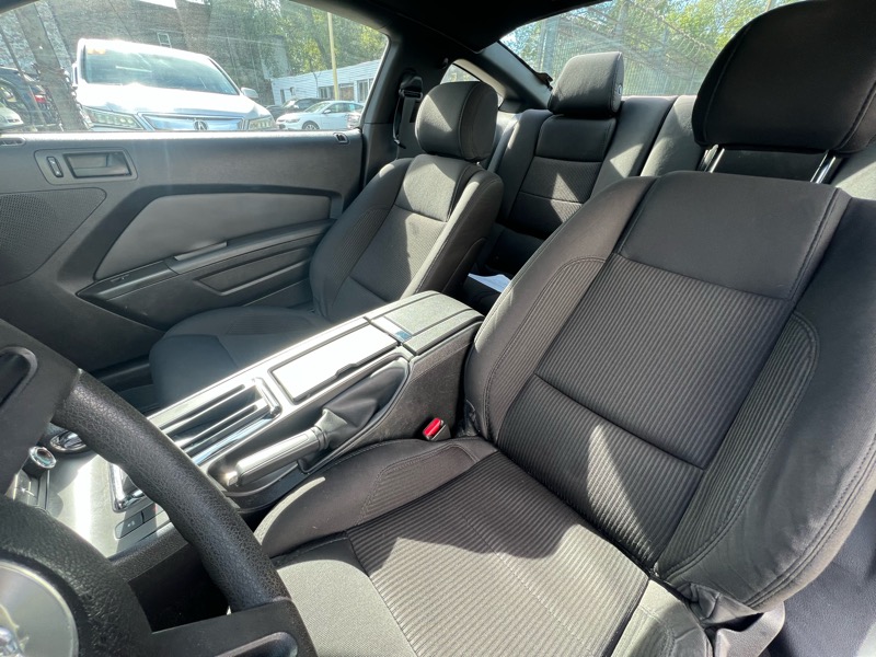 Ford Mustang V6 Coupe 2012 Ford Mustang V6 Coupe 2012