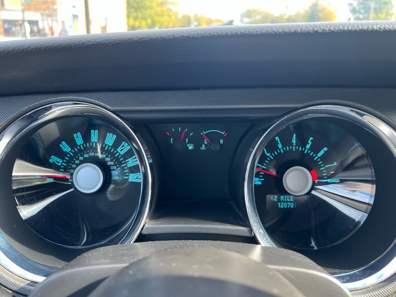 Ford Mustang V6 Coupe 2012 Ford Mustang V6 Coupe 2012