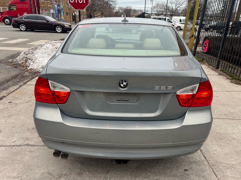 BMW 3-Series 325i Sedan 2006