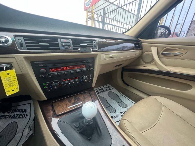 BMW 3-Series 325i Sedan 2006