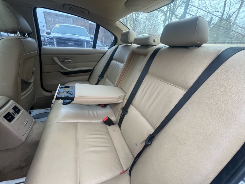 BMW 3-Series 325i Sedan 2006