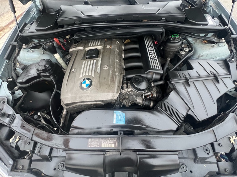 BMW 3-Series 325i Sedan 2006