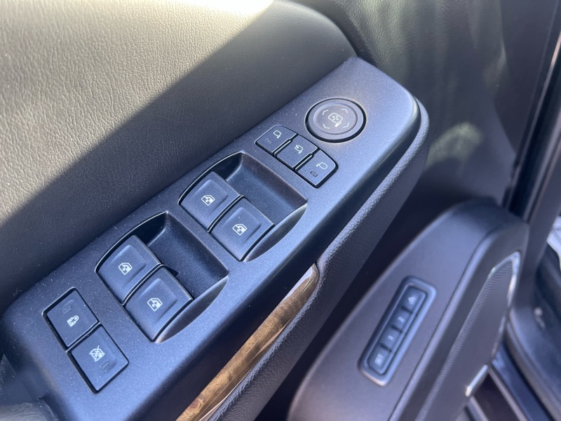 GMC Yukon Denali 4WD 2016