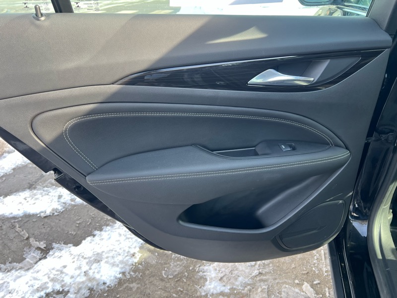 Buick Regal Preferred 4D Sportback FWD 2018