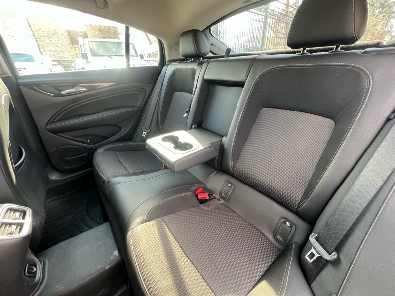 Buick Regal Preferred 4D Sportback FWD 2018