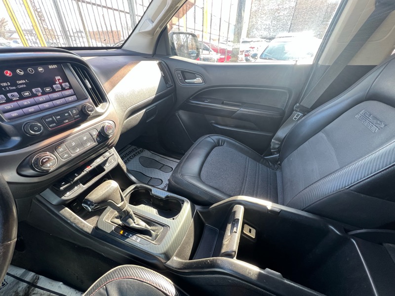 GMC Canyon All Terrain Crew Cab 4WD 2016