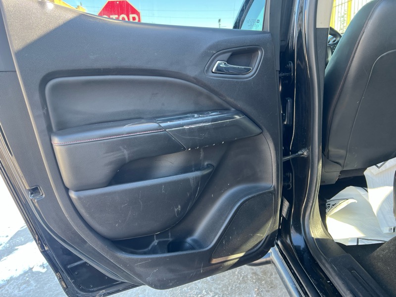 GMC Canyon All Terrain Crew Cab 4WD 2016