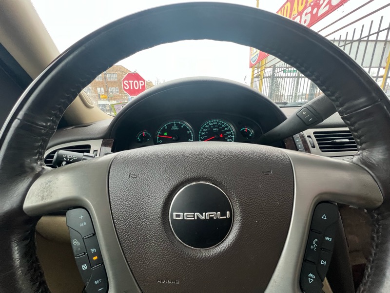 GMC Yukon Denali 4WD 2013