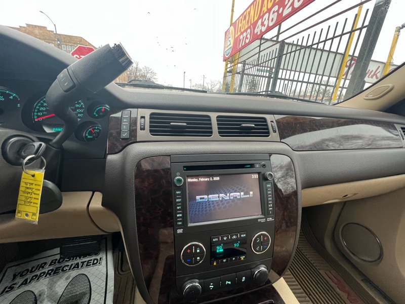 GMC Yukon Denali 4WD 2013