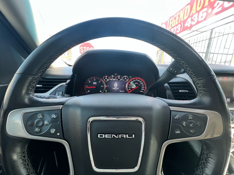 GMC Yukon Denali 4WD 2015