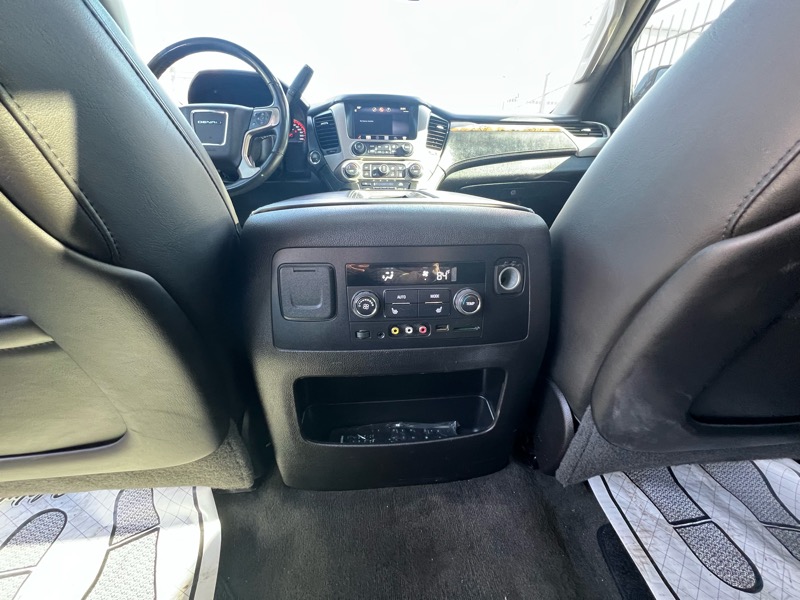 GMC Yukon Denali 4WD 2015