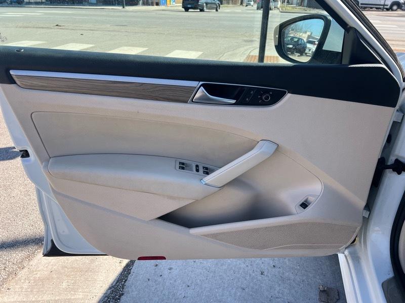 Volkswagen Passat SE w/Technology 2017