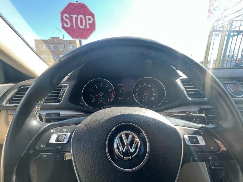 Volkswagen Passat SE w/Technology 2017