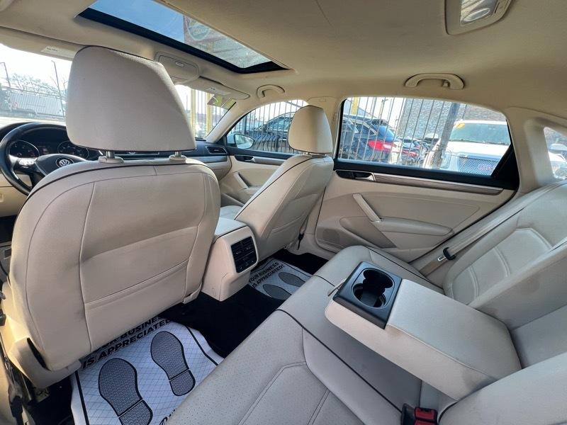 Volkswagen Passat SE w/Technology 2017