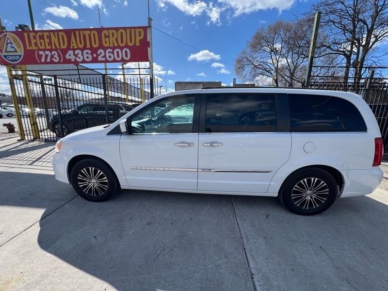 Chrysler Town & Country Touring 2016