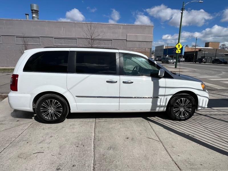 Chrysler Town & Country Touring 2016