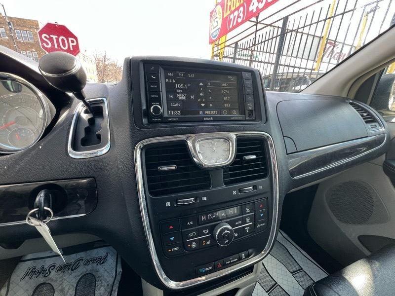 Chrysler Town & Country Touring 2016