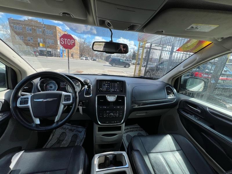 Chrysler Town & Country Touring 2016