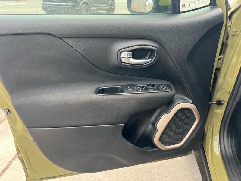 Jeep Renegade Latitude FWD 2015