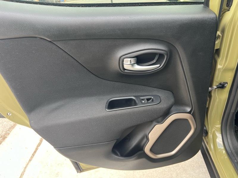 Jeep Renegade Latitude FWD 2015