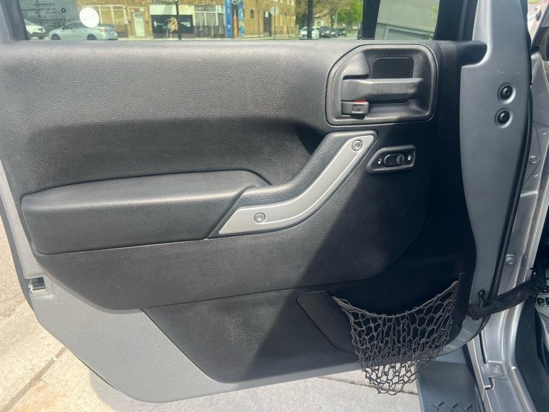 Jeep Wrangler Unlimited Sahara 4WD 2014