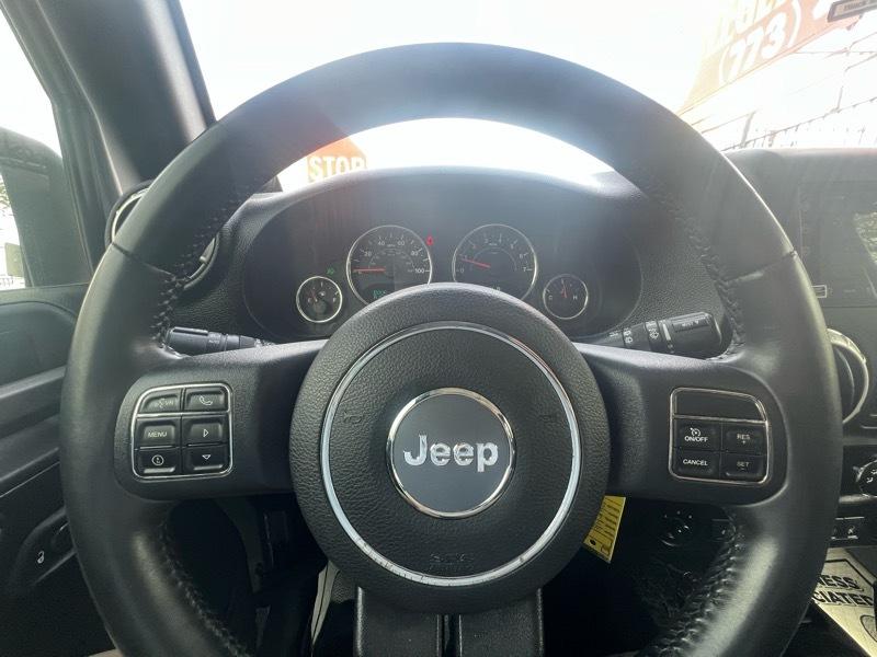 Jeep Wrangler Unlimited Sahara 4WD 2014