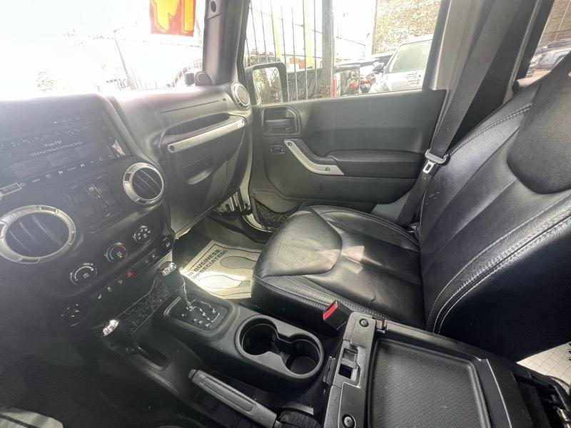 Jeep Wrangler Unlimited Sahara 4WD 2014