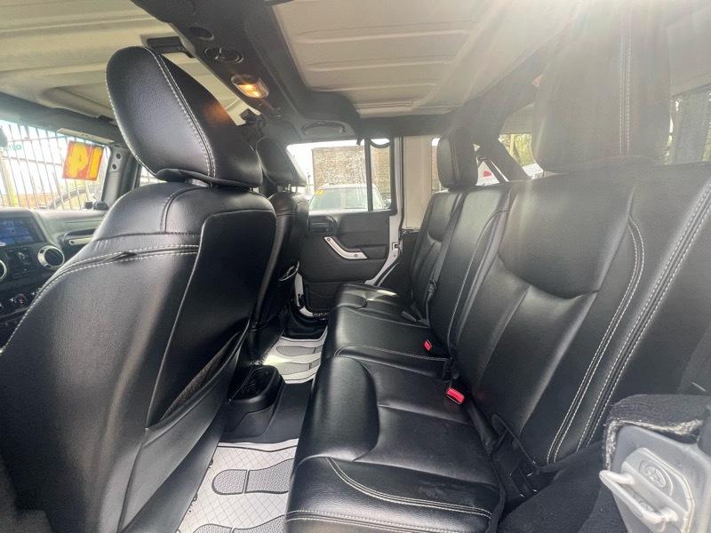 Jeep Wrangler Unlimited Sahara 4WD 2014