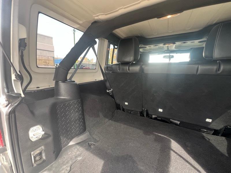 Jeep Wrangler Unlimited Sahara 4WD 2014