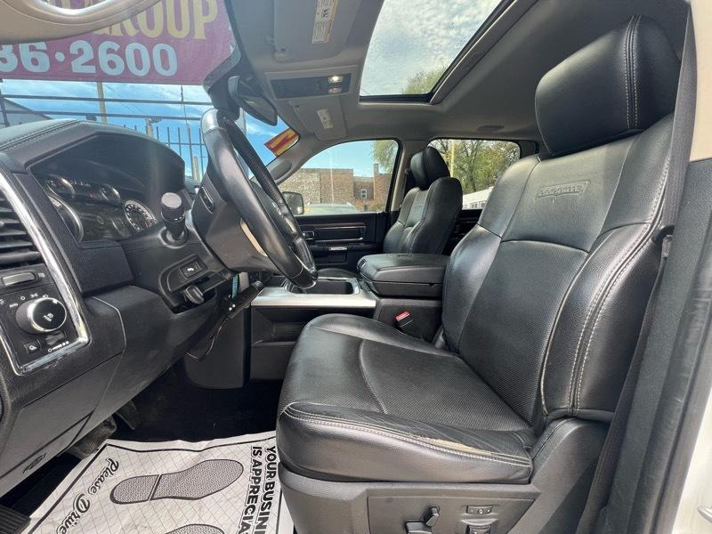 RAM 1500 Laramie Crew Cab SWB 4WD 2017